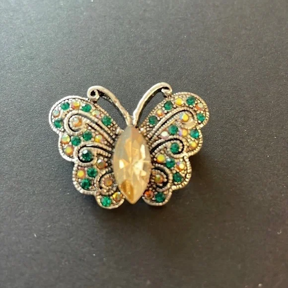 Small butterfly brooch - Picture 2 of 2
